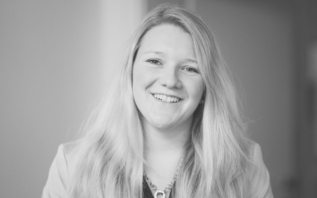 Lisa Hovestadt, Steuerfachangestellte