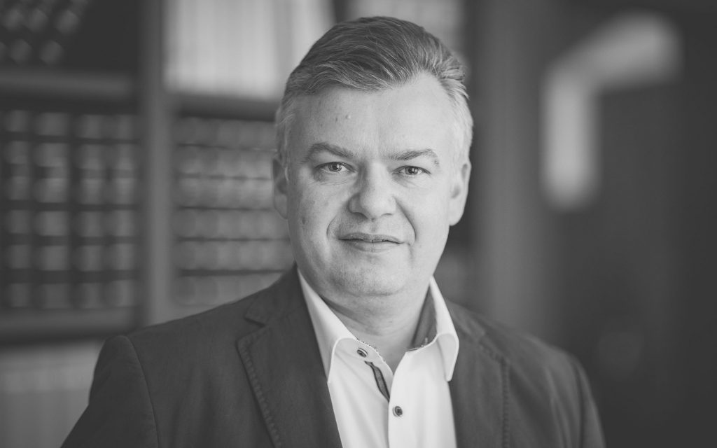 Ralf Buerbank, Bilanzbuchhalter